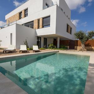 Las Colinas Golf&Country Club Residences